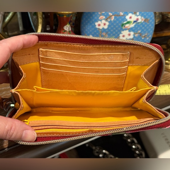 Dooney Bourke Floral Garden Roses Medium Zip Around Wallet Coated Canvas Leather - Picture 5 of 12